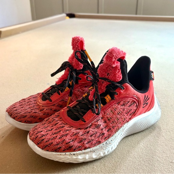 Stephen Curry Under Armour Red and Black Basketball Shoes - Sesame Street - Picture 1 of 4